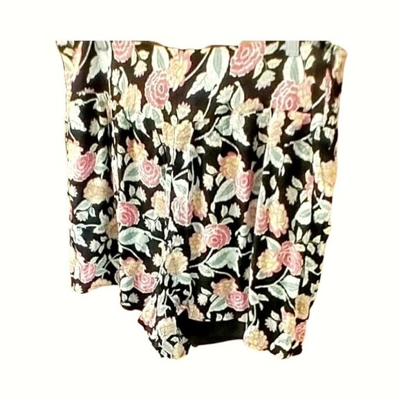 TORRID Women's Black Loose fit  Paisley Floral Gauzy Shorts Plus Size 2X - Picture 5 of 12